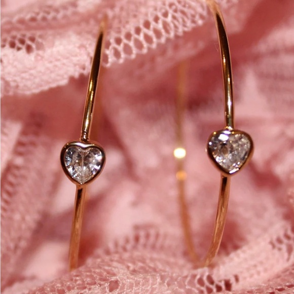 Fraiser Sterling, Hamptons Hoops, gold with hearts. - Picture 2 of 5